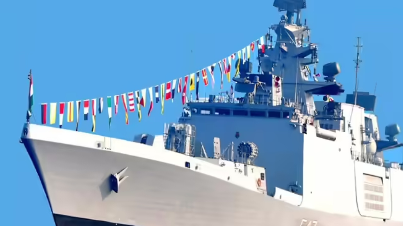 You are currently viewing तेल-गैस की दिक्कत होगी खत्म! भारतीय जहाजों के लिए खुल सकता है ‘स्ट्रेट ऑफ होर्मुज’, ईरानी राजदूत का बड़ा बयान