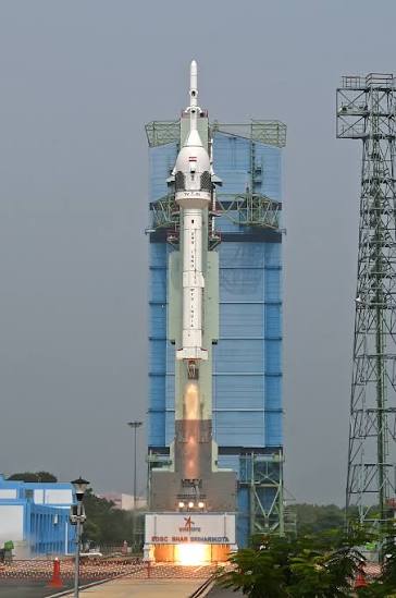 You are currently viewing ISRO में बढ़े इस्तीफे, गगनयान मिशन से जुड़े वैज्ञानिकों के जाने पर सरकार सख्त; अब अंतरिक्ष विभाग करेगा अंतिम फैसला