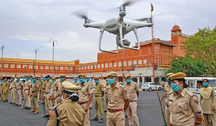 You are currently viewing जंगल में फंसी महिला को ओडिशा पुलिस ने ड्रोन और फ्लेयर गन से बचाया, दुष्कर्म की कोशिश के बाद भागी थी पीड़िता