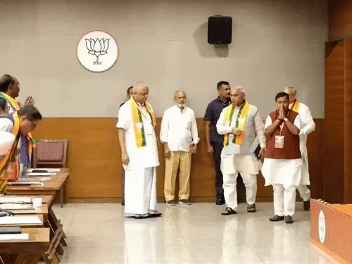 You are currently viewing नई BJP टीम की पहली बैठक में चुनावी रणनीति पर मंथन, संगठन मजबूत करने और युवाओं को जोड़ने पर जोर