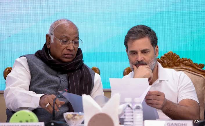 You are currently viewing राहुल गांधी का कांग्रेस नेताओं को संदेश, सरकार पर हमले तेज करने की रणनीति पर जोर